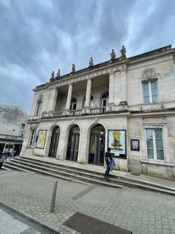 L'Insolite Saintes Bagian luar foto