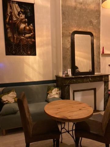 L'Insolite Saintes Bagian luar foto